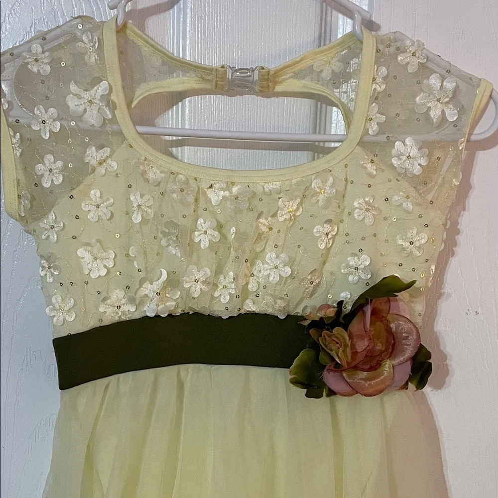 Curtain Call Dress -Ltyellow-cut out back-lace floral bodice-Tulle-Size Large